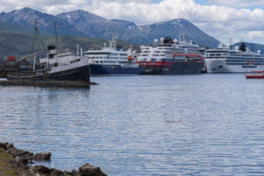 Argentina 118 - Ushuaia - puerto.jpg